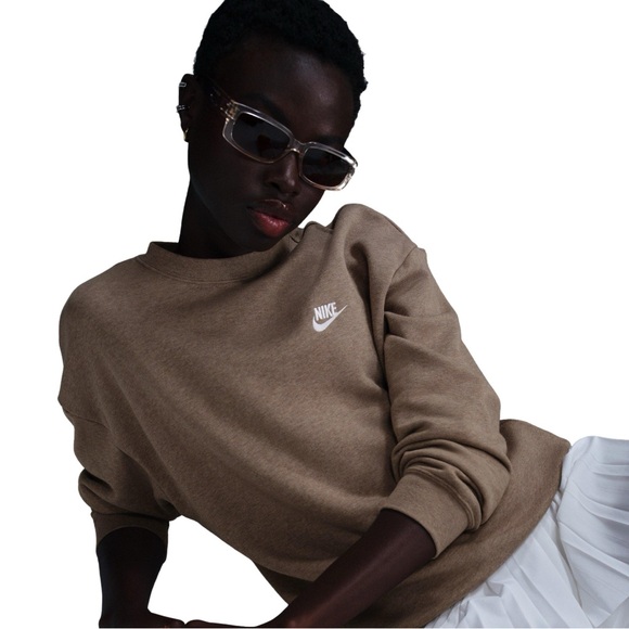 Nike Sweatshirt - Picture 1 of 4